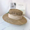 Chapeau De Paille Ajouré Avec Bande De Tissu