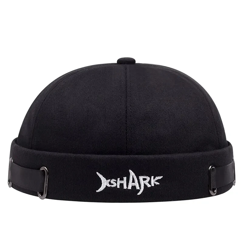 Bonnet Marin Avec L’Inscription Shark En Forme De Requin