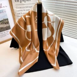 Chèche Femme Carré Bicolore Avec Imprimés Fleurs