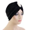Turban Chimio En Velours Noir Avec Bijoux En Perles